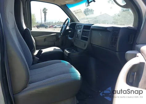 2013 Chevrolet Express 2500 Work Van z USA, uszkodzony, nr VIN 1GCWGFCG9D1119456